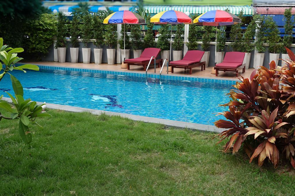 The Right Resort Pattaya Exterior foto