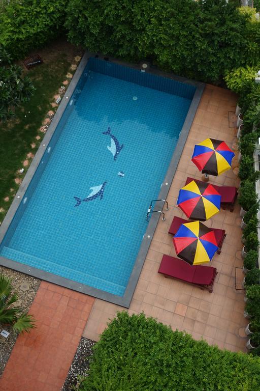 The Right Resort Pattaya Exterior foto