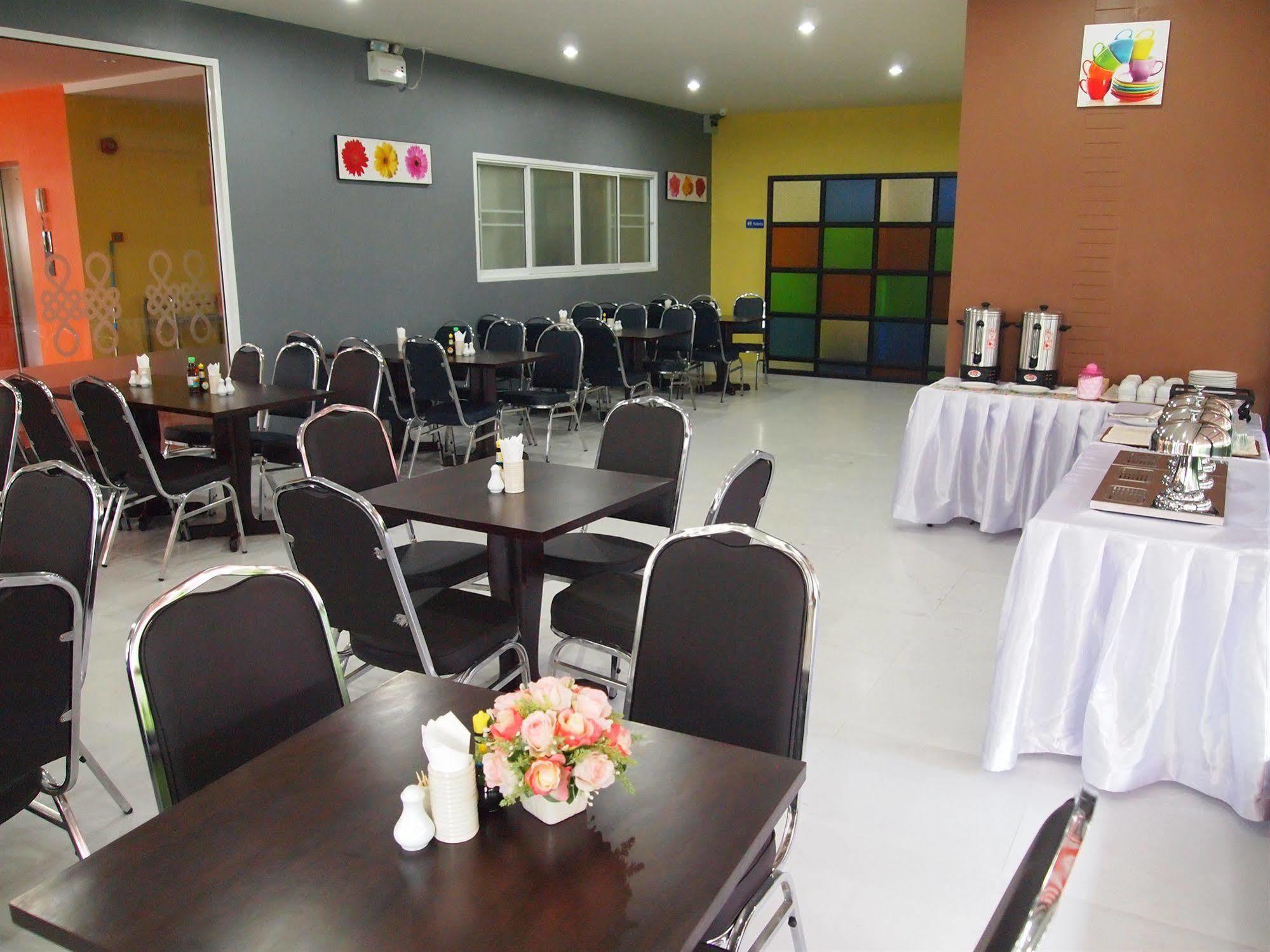 The Right Resort Pattaya Exterior foto