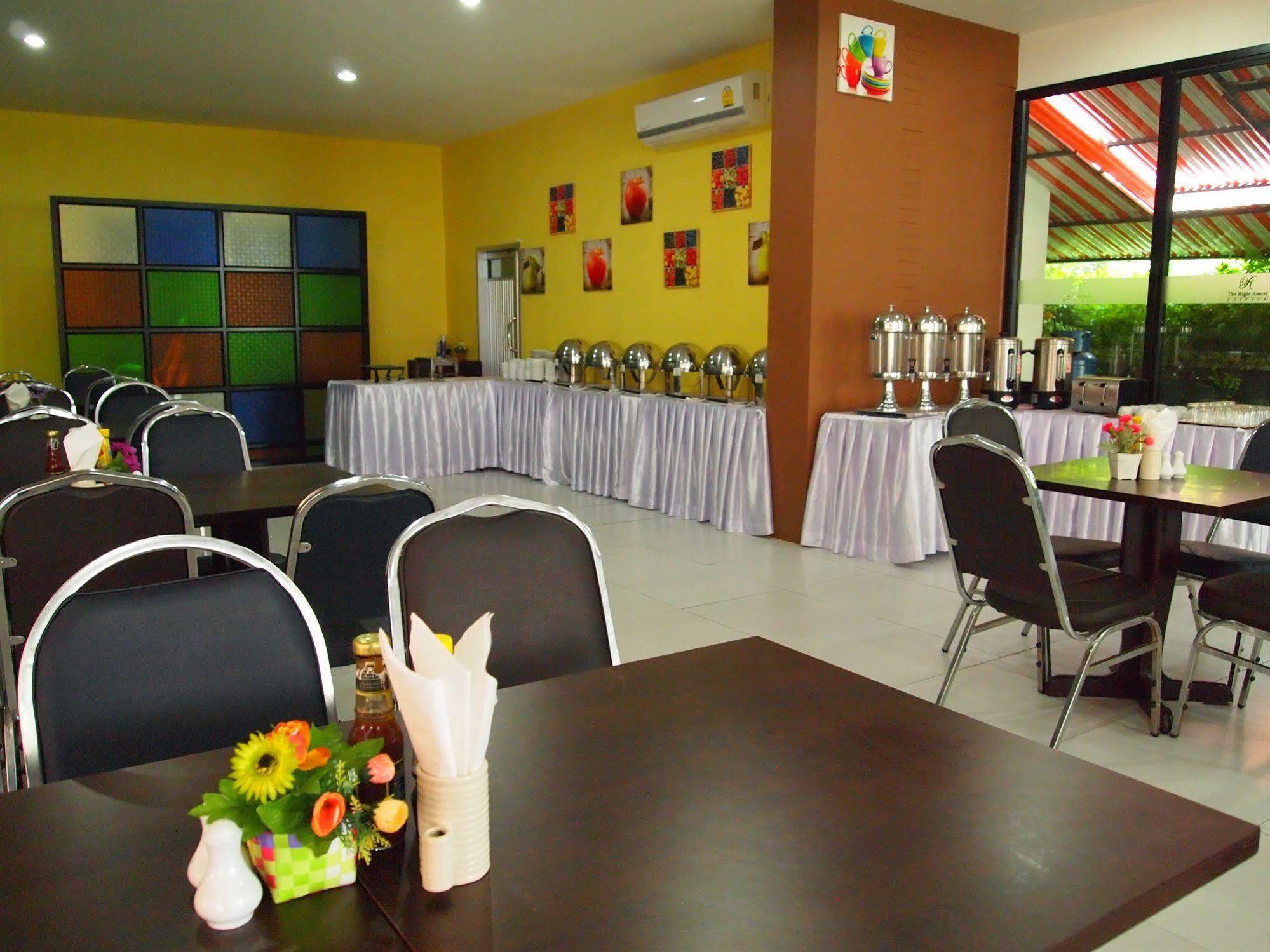 The Right Resort Pattaya Exterior foto